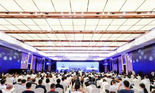 沈阳微控公司董事长张庆源出席2022全球能源转型高层论坛并做主题报告